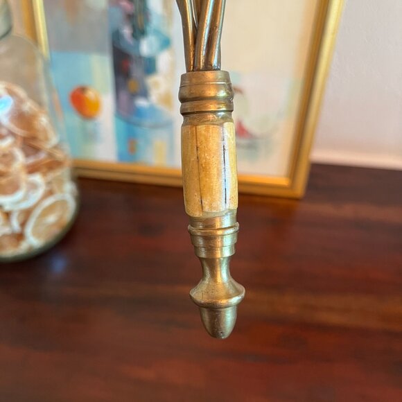 Antique Ornate Brass Art Nouveau Magnifying Glass Shell Inlay Decor Timeless - Picture 6 of 13